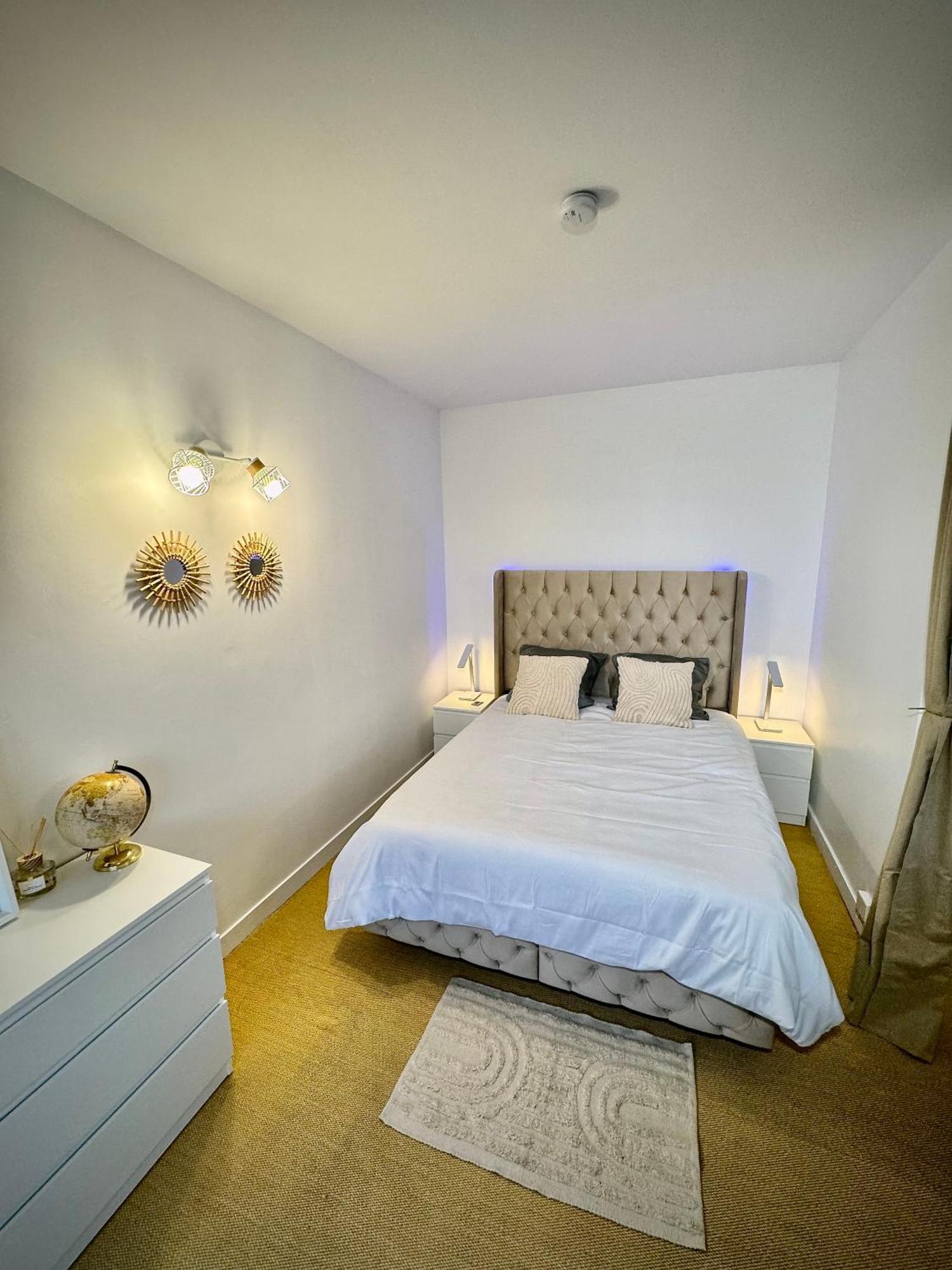 Appartement Avec Piscine ปารีส ภายนอก รูปภาพ